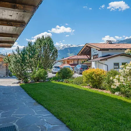 Appartement Josef 1 *